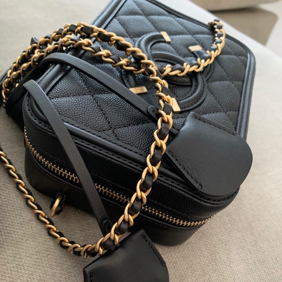 Chanel CC Filigree Vanity Small Black - Picture 12 of 17